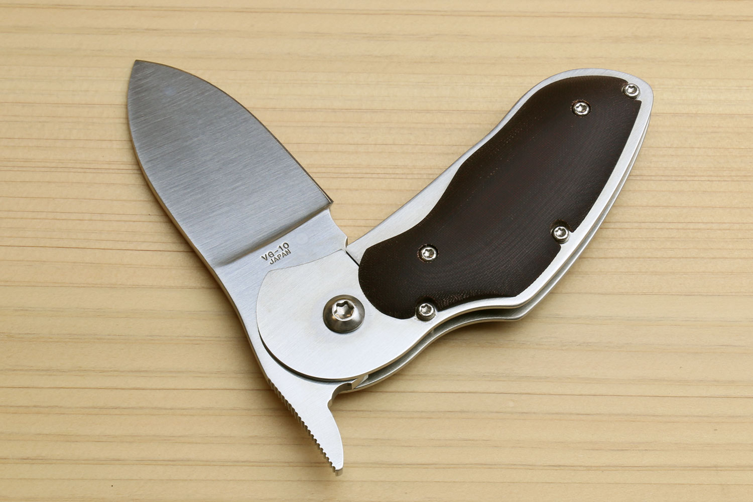 Moki VG-10 Stainless Steel Flamelock Folding Pocket Knife (Rabbit Matte Finish)