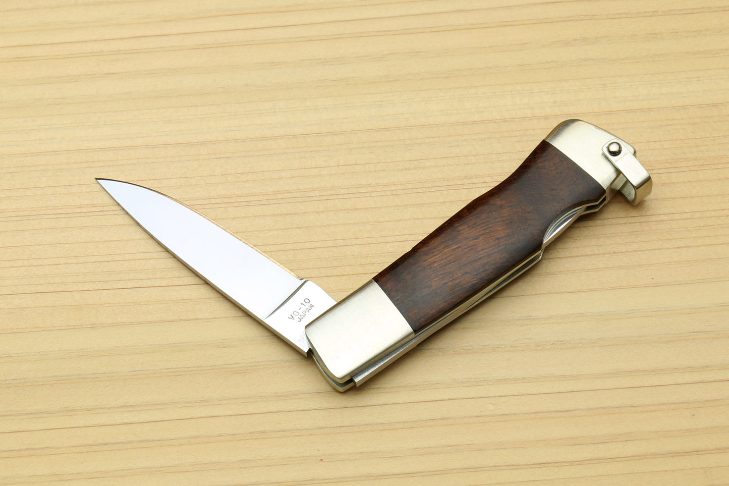 Moki VG-10 Stainless Steel Lockback Folding Pocket Knife (Brown Ironwood Handle with Leaf Design)