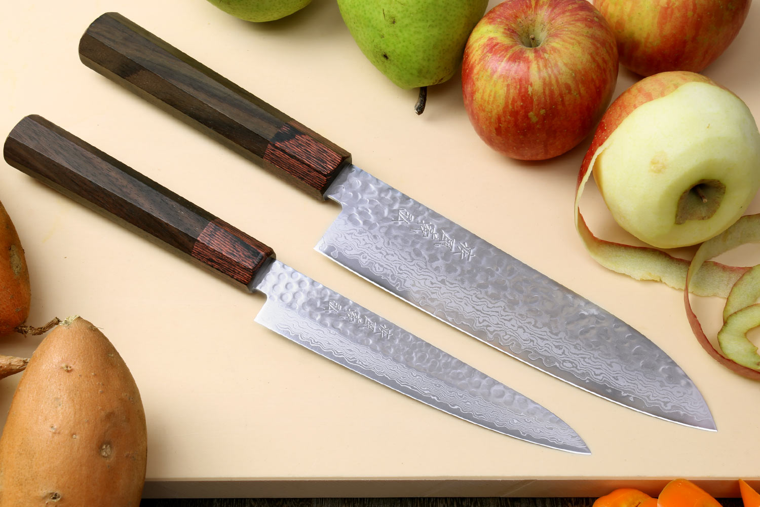 Yoshihiro VG-10 46 layers Hammered Damascus Santoku 7"(180mm) + Petty / Utility 6"(150mm) Chefs knife Set Rosewood Handle with Saya Cover